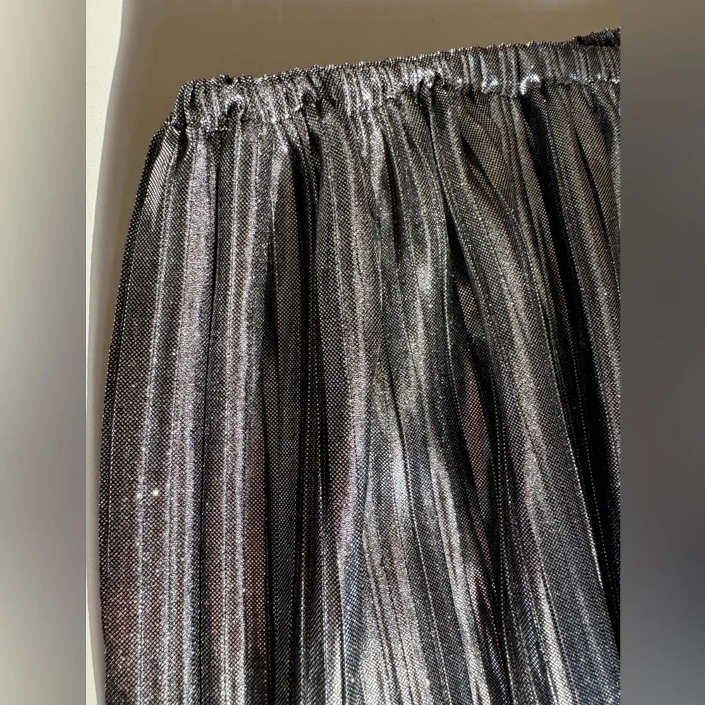 JM Studio by John Meyer Silver Metallic Pleated Midi Skirt size M